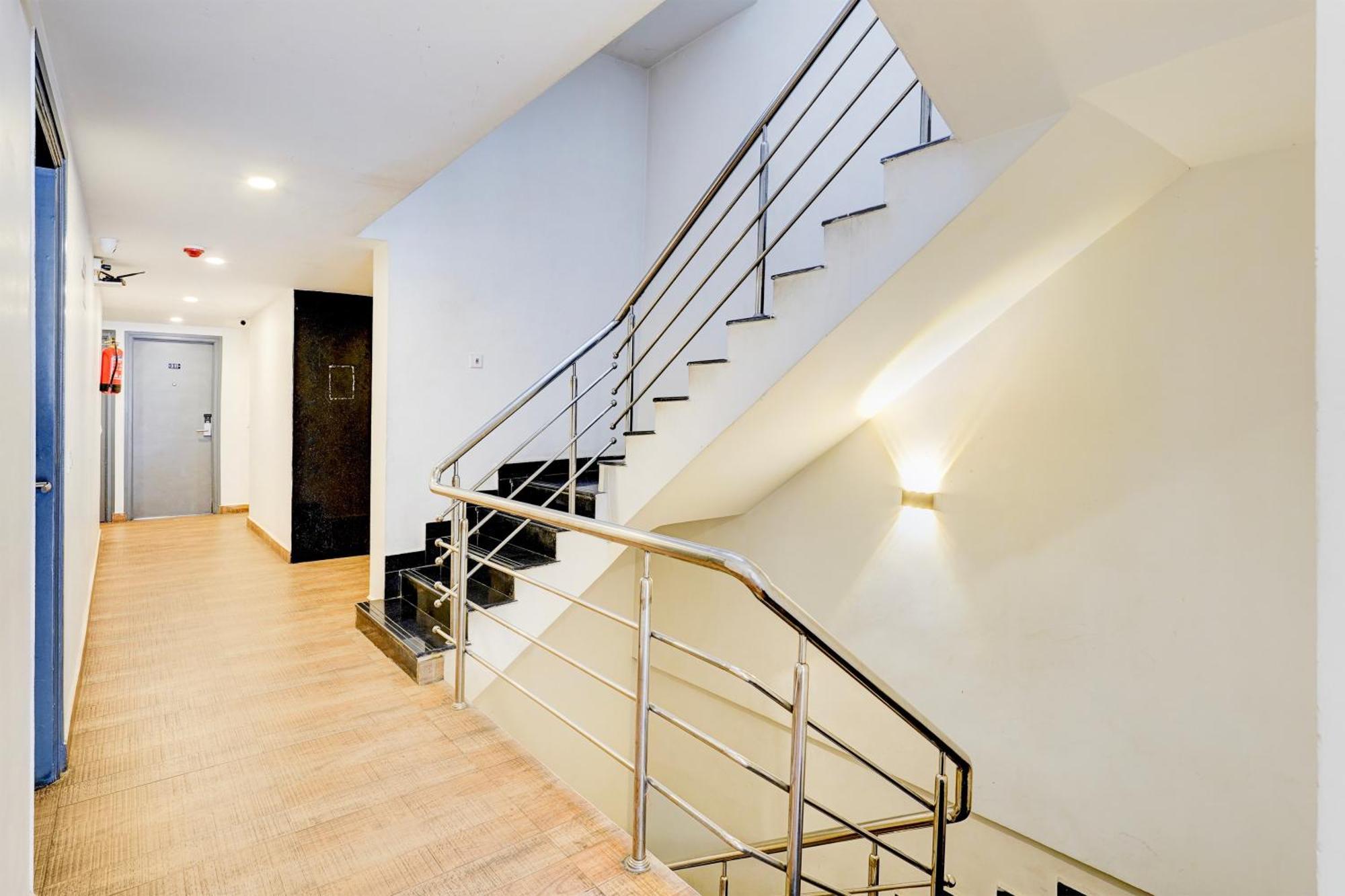 Super Townhouse Tirupati Ξενοδοχείο Εξωτερικό φωτογραφία