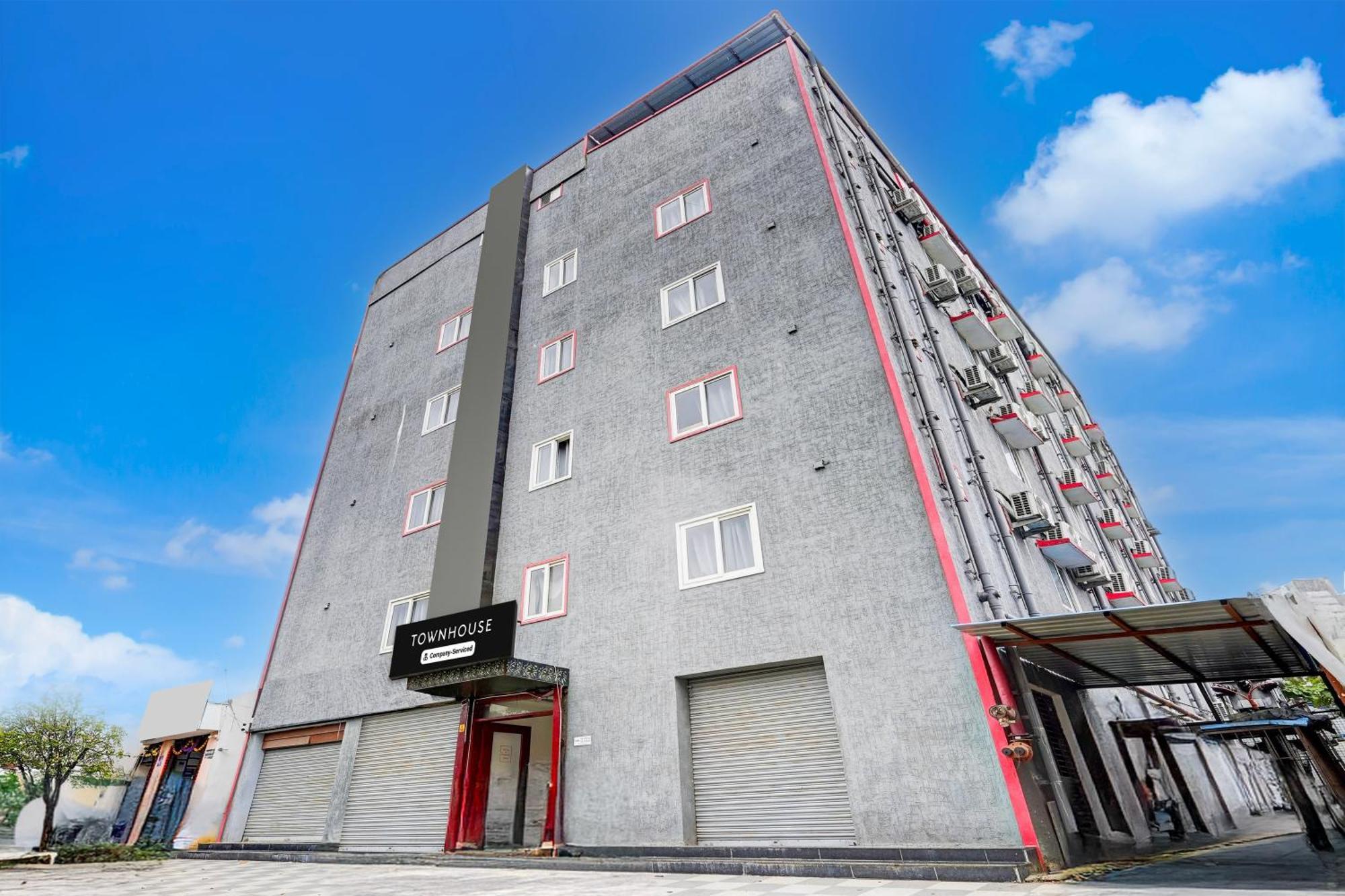 Super Townhouse Tirupati Ξενοδοχείο Εξωτερικό φωτογραφία