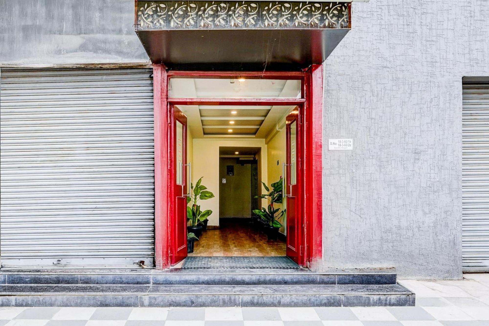 Super Townhouse Tirupati Ξενοδοχείο Εξωτερικό φωτογραφία